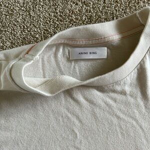 Annie bing T-shirts size small
